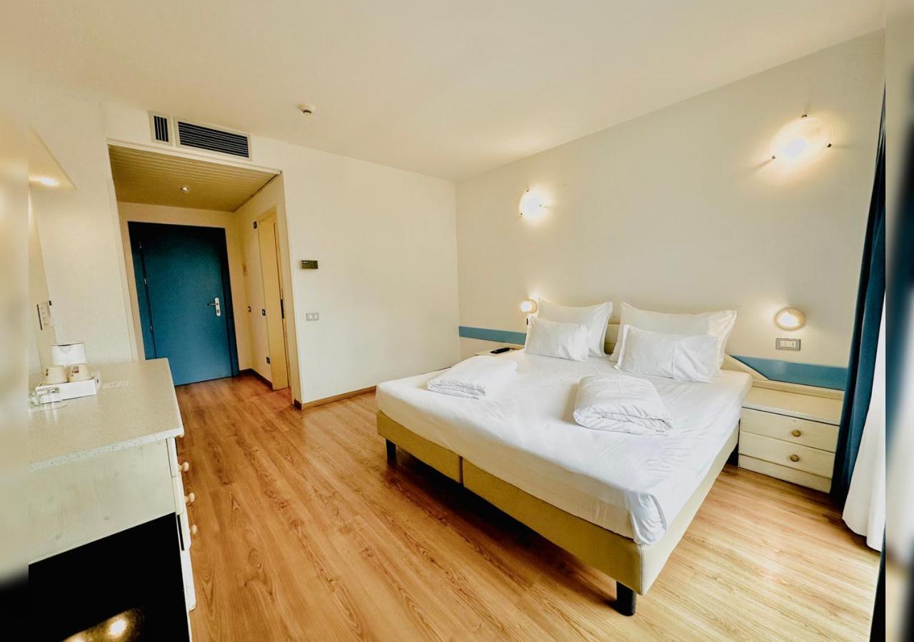 Hi Hotels Riva Del Garda Esterno foto